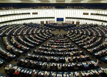 Direttiva anticorruzione, Ue approva nuovo quadro penale comunitario: Italia reintrodurr&agrave; abuso d'ufficio abolito da governo Meloni