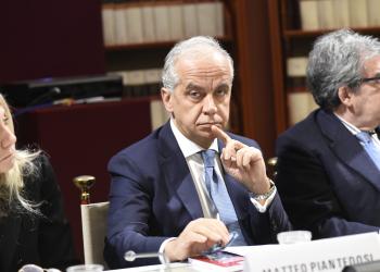 Sea Watch 5, Piantedosi contro decisione Tribunale Palermo di sospendere fermo nave e risarcire Ong: &ldquo;Impugneremo la sentenza&rdquo;