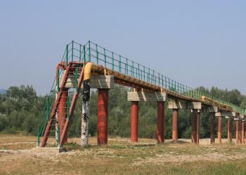 Ucraina, Ue preme per ispezionare oleodotto Druzhba ma Kiev nega, prezzo petrolio a $100 al barile con guerra in Medio Oriente