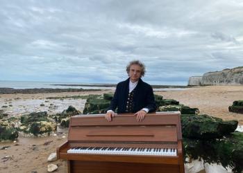 Roberto Cacciapaglia annuncia il nuovo tour in Italia con "Time to be": un viaggio musicale tra emozione e spiritualit&agrave;