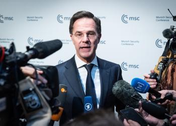 Conferenza di Monaco, Rutte (Nato) ancora contro Mosca: "In Ucraina l'orso russo avanza come una lumaca, fare di pi&ugrave; per Kiev"