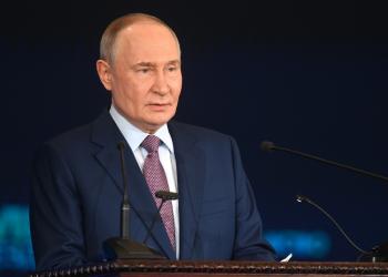 Ucraina, Putin rilancia: "Da Kiev no concessioni territoriali ma c'&egrave; apertura al dialogo; Mosca disposta a negoziare su proposte del 2024"