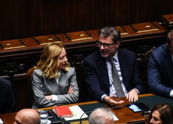 Tax raddoppiata, lo Stato chiede pi&ugrave; di 500 milioni di euro ma rischia di perdere miliardi, e le grande aziende guardano ad Amsterdam per la sede legale