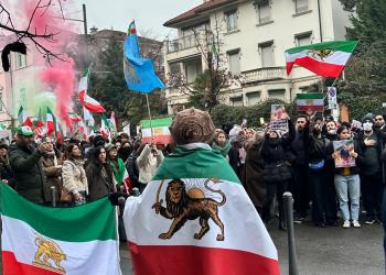 Iran, la rivolta che l&rsquo;Occidente finge di non vedere: da Milano la voce di un popolo sotto repressione