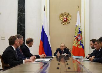 Pil della Russia in aumento dell'1% nel 2025 dal +4,3% dell 2024, manifatturiero a +1,4%, pesano i prezzi del petrolio sotto i 70 $