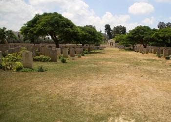 Gaza, Idf devastano porzioni di cimitero ad al-Tuffah, distrutte tombe dei Caduti nella Prima e nella Seconda Guerra Mondiale