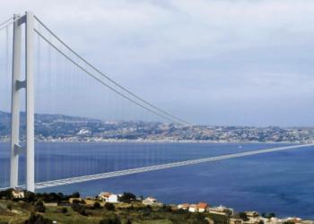 Ponte sullo Stretto, cambia il decreto dopo il confronto tra Salvini e il Quirinale: saltano il Commissario e i paletti alla Corte dei conti
