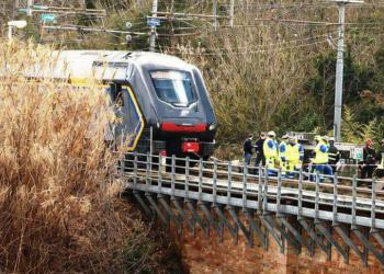 Danneggiamenti su linee ferroviarie a Bologna e Pesaro, cavi tranciati e cabina a fuoco, Salvini: &ldquo;Attentati, qualcuno vuole male all&rsquo;Italia&rdquo;