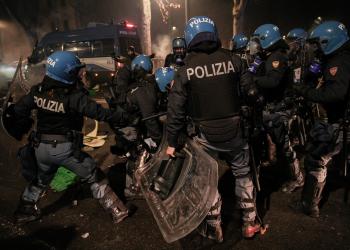 Scontri a Torino, la strategia della tensione agevolata: quando lo Stato accetta la violenza come strumento di pressione politica