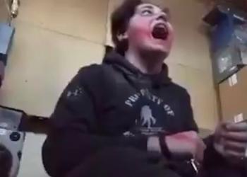 Transgender Jesse Strang aveva attacchi schizofrenici, la responsabile della Sparatoria a Tumble Ridge in Canada era depressa - VIDEO