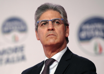 Olimpiadi Milano-Cortina, chi &egrave; Paolo Petrecca, l'ex direttore di Rai Sport pluri-sfiduciato che si vant&ograve; di "avere le spalle coperte"