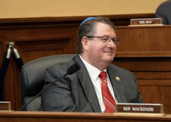 "Cani o musulmani? La scelta &egrave; facile&rdquo;: con il deputato repubblicano Randy Fine il Congresso Usa sprofonda nell&rsquo;islamofobia