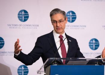 Iran, Ong NED fondata dalla CIA ammette uso di Starlink durante le rivolte, Ceo Wilson bloccato da deputato Frankel: "Meglio non parlarne"