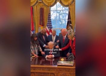 Iran, tra Trump e Khamenei il vero regime teocratico e assolutista &egrave; quello Usa, col supporto dell'invasata White Kane - VIDEO