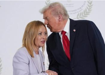 Meloni elogiata da Trump: quando l&rsquo;&ldquo;amicizia&rdquo; della Casa Bianca diventa il certificato pubblico della sudditanza italiana