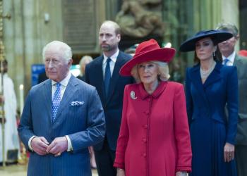 Uk, manifestanti repubblicani protestano contro Re Carlo III dopo arresto ex principe Andrea per caso Epstein: &ldquo;Non mio Re&rdquo;