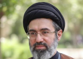 Iran, Teheran apre profilo X di Mojtaba Khamenei usando foto manipolata con IA per "coprire" dubbi su salute dell'ayatollah - RUMORS