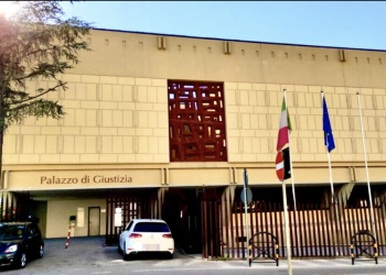 Famiglia nel bosco, 3 ispettori al Tribunale dell'Aquila per esaminare il caso, La Russa: "I giudici inventano 'reato di speranza'"