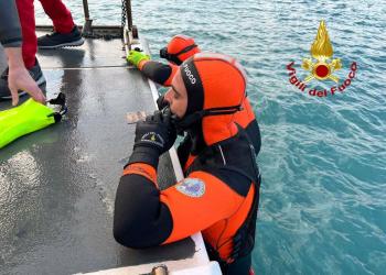 Cinque Terre, ragazza polacca in vacanza a Riomaggiore con i genitori scivola sugli scogli e batte la testa, morta affogata
