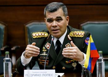 Venezuela, Rodr&iacute;guez silura ministro Difesa Padrino dopo 12 anni e nomina Gonz&aacute;lez L&oacute;pez: procede il rimpasto politico post-Maduro
