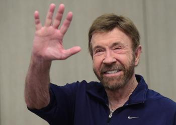Addio a Chuck Norris, morto l'attore di Walker Texas Ranger, era stato ricoverato dopo malore improvviso, aveva 86 anni
