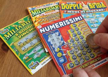 Gratta e vinci di Carsoli, rintracciata a Modena la donna in fuga col biglietto da 500mila&euro;, il compagno: "Dobbiamo dividere"