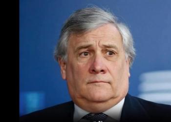 Iran, lo sproloquio di Tajani al G7: "Teheran &egrave; l'aggressore nella guerra con Usa e Israele, il nostro Governo stabile e autoritario vuole de-escalation"