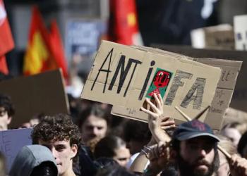 Lega, pronto il ddl per designare &ldquo;Anarchici e antifa come terroristi&rdquo;, la proposta di legge sulla scia di Trump e Orban