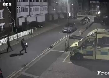 Londra, incendiate 4 ambulanze dell'organizzazione ebraica Hatzalah a Golders Green, Starmer: "Grave attacco antisemita" - VIDEO