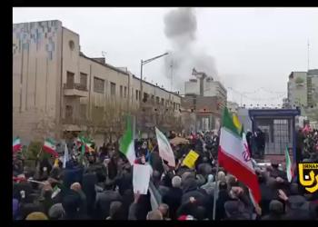 Iran, raid aereo di Usa e Israele durante manifestazione per la giornata di Al Quds a Teheran, morta una donna - VIDEO
