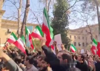 Iran, continuano proteste pro-governo in universit&agrave;: "Teheran non diventer&agrave; mai Damasco, lunga vita a Khamenei" - VIDEO