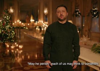 Ucraina, Zelensky lancia l&rsquo;anatema nel discorso di Natale ed evoca morte di Putin: &ldquo;Esprimiamo un desiderio, che muoia&rdquo; &ndash; VIDEO