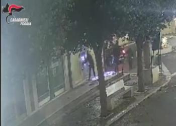 Foggia, assaltavano e rapinavano bancomat con ordigni esplosivi, arrestata banda di 5 italiani tra i 20 e i 26 anni - VIDEO dei furti