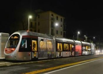 Firenze, 17enne &ldquo;ubriaco&rdquo; violentato a San Valentino da 32enne marocchino pregiudicato, si era addormentato sul tram - VIDEO