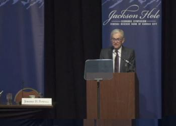 Fed, Powell: Valutiamo con cautela modifiche a politica monetaria