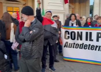 Iran, la manifestazione di solidariet&agrave; in piazza del Campidoglio a Roma