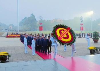 Vietnam, l'omaggio a Ho Chi Minh al congresso del Partito comunista