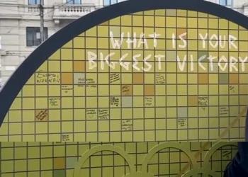 Olimpiadi, a Milano un'opera interattiva celebra le vittorie invisibili