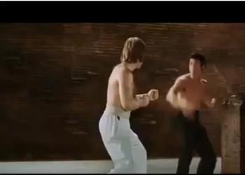 Morte Chuck Norris, la scena del combattimento contro Bruce Lee in "L'urlo di Chen terrorizza anche l'occidente" - VIDEO