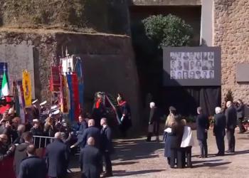 Fosse Ardeatine, Mattarella omaggia le 335 vittime dell'eccidio durante 82&deg; anniversario, Fontana: "Ricordare &egrave; un dovere" - VIDEO