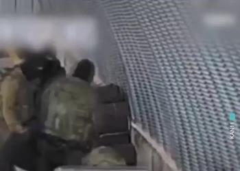 Israele si auto-assolve, cadono le accuse di abuso sessuale dell'Idf verso un detenuto palestinese nel carcere Sde Teiman - VIDEO