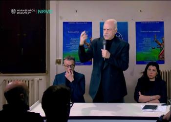 Crozza nei panni di Aldo Mattia: "La strategia del clientelismo per ottenere voti"