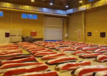 Iran, il VIDEO dei funerali degli 84 marinai iraniani della nave Iris Dena, affondata da un sottomarino Usa in Sri Lanka