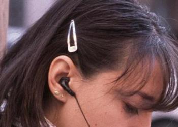 Cuffie e cancro, tornate ad ascoltare musica e audio senza cuffie: trovate sostanze chimiche che generano il cancro nelle marche diffuse in commercio