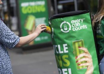 Rifiuti, da nuovo report internazionale 9 persone su 10 chiedono imballaggi davvero circolari