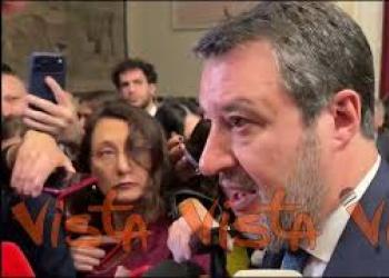 Salvini: "Siamo dalla parte dell'agente di Polizia che si &egrave; difeso, no polemiche"