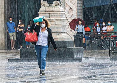 Meteo, le previsioni per oggi marted&igrave; 23 novembre 2021: allerta in diverse regioni