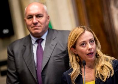 Iran, la risoluzione del cdx su "aiuti" militari a Paesi del Golfo: uso basi Usa in Italia, difesa anti-aerea e nave a Cipro