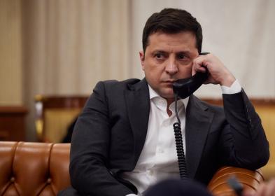 Elezioni Ucraina sondaggio, il 67,5% della popolazione non vuole pi&ugrave; Zelensky come presidente, nel 2019 trionf&ograve; con il 74%