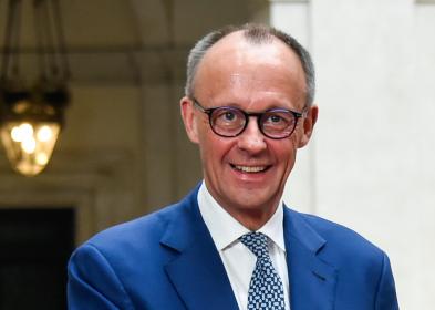 Germania al collasso politico: quando fare domande diventa spionaggio